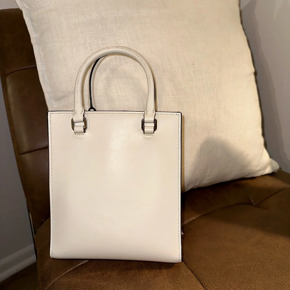 Prada white leather handbag authentic - Picture 5 of 10